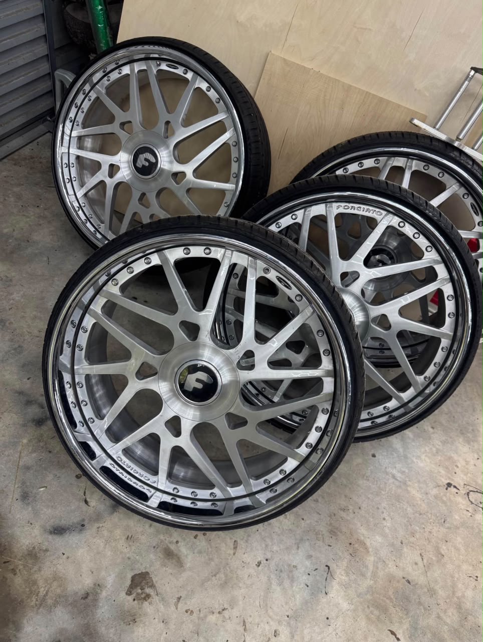 used 24 inch Forgiato wheels like new brand new tires 5x112 used 24 inch Forgiato wheels like new brand new tires 5x112