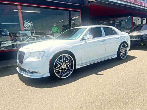 best wheels and tires for chrysler 300 complete 2026 guide wire wheels forgiato vogue fitment